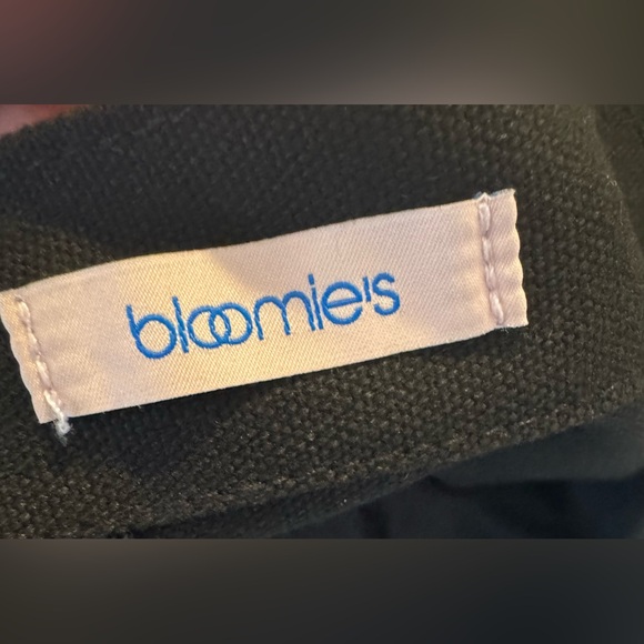 NEW BLOOMINGDALES Exclusive Red Lipstick Bloomies Black Tote Bag - NWT - Picture 6 of 7